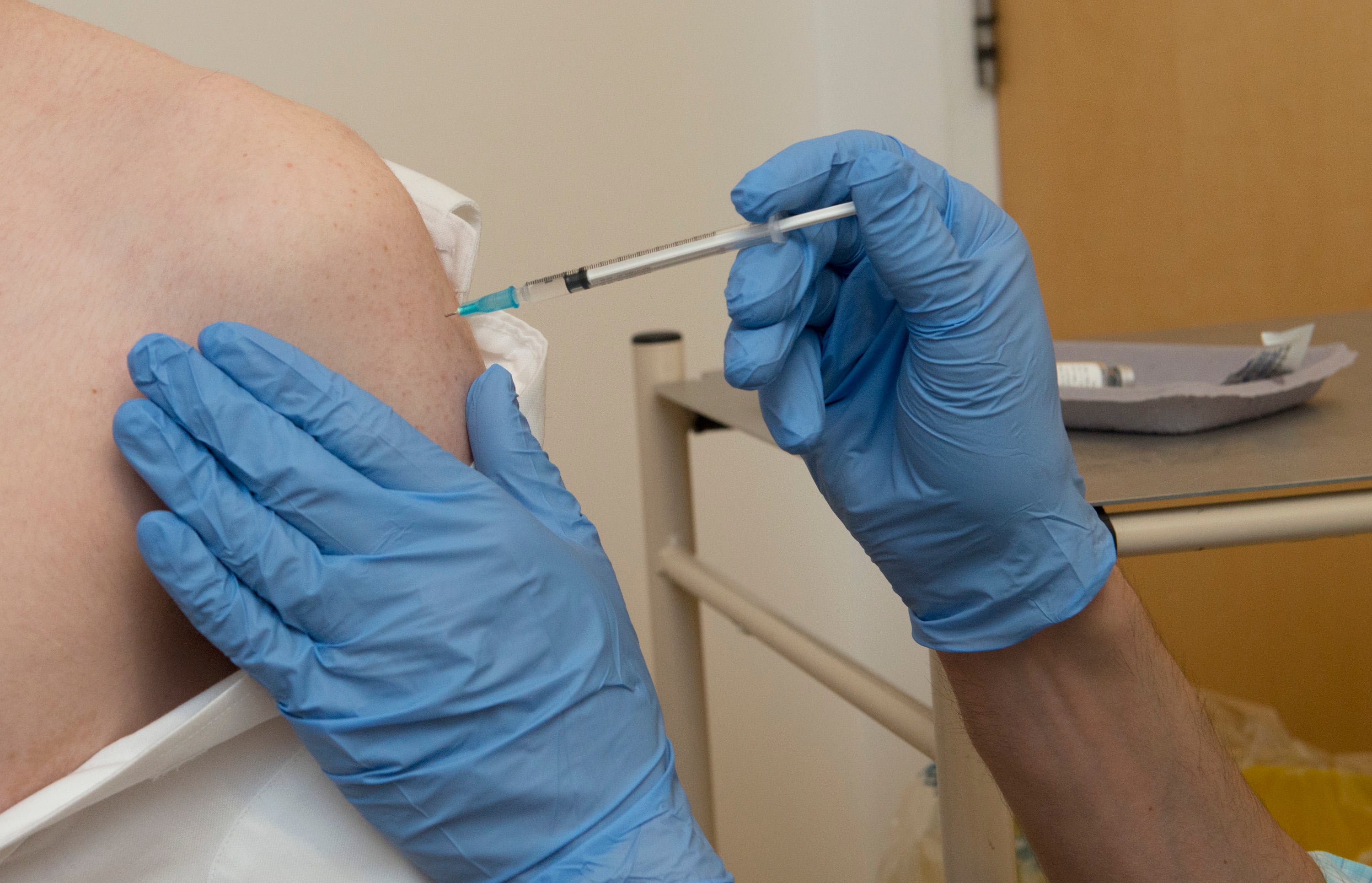 Booster Ebola vaccine enters first trials at Oxford University